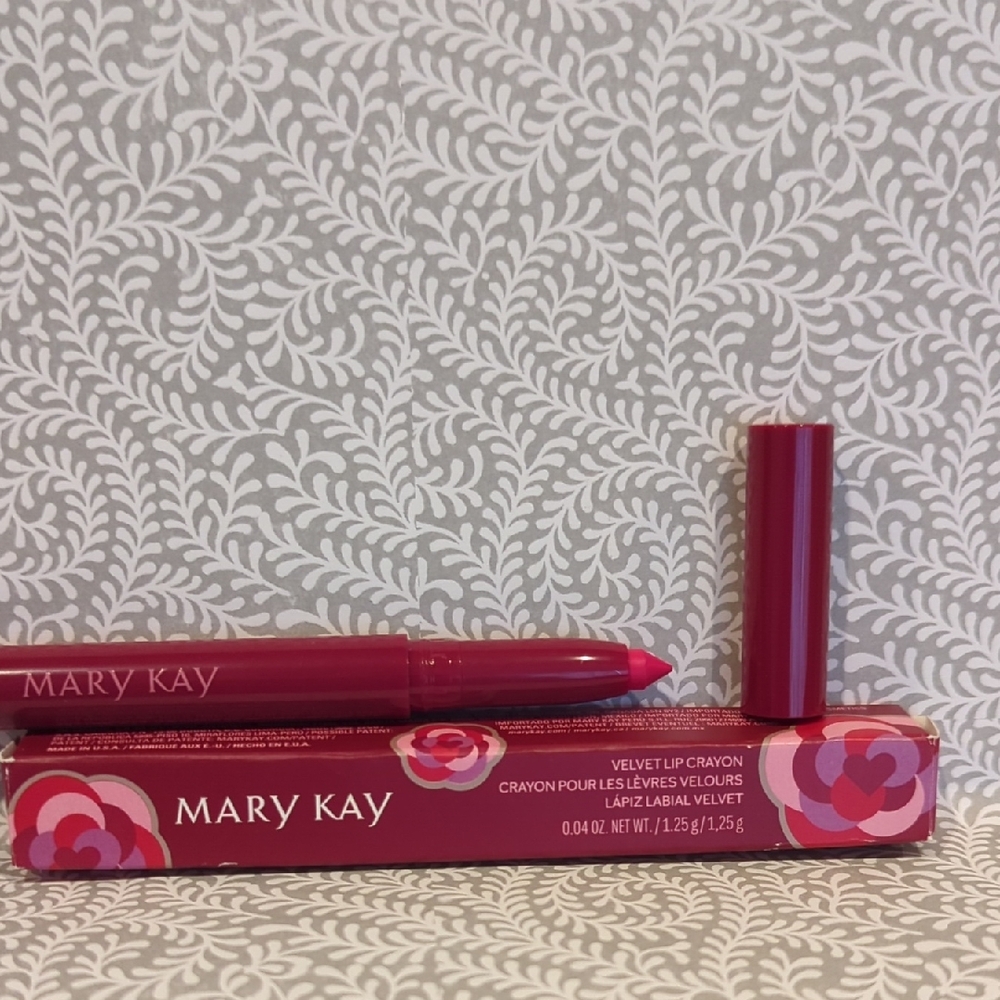 Mary Kay Pink Lipstick for a Bold Look